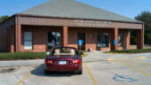<b>Bethune - 29009 - </b>Another cookie cutter Post Office, 2 days later I can't tell you anything about this one, except that it looks an awful lot like an awful lot of Post Offices we've seen already. I bet 10% of the so far photographed have been of this design. (03/11/07) Bethune - 29009