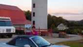 <b>Roadside Oddities 04 - Tractor on Top of Silo: </b>Found this one just outside Hendersonville, NC on our way home. Probably as a form of advertising for Granddad's Apple Farm. (9/30/17)
