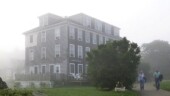 <b>Monhegan House in the Fog</b> - This is one of the two large hotels on the island. 28 rooms with only few with private bathrooms. (09/07/12) Monhegan House in the Fog