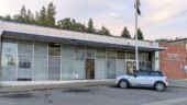 <em>Roseburg</em> - We spent the night in this town on our way to the Portland area and grabbed a photo on our way to
breakfast. (8/18/2023)