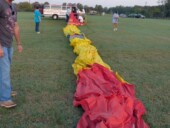 <b>Launch 2 - </b>This guy helped too and when Donna asked if he had ever been up in a balloon he said that he is afraid of heights (this come into play a little while later.) (09/09/07) Launch2