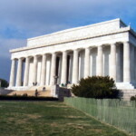 <b>Lincoln Memorial - </b>Washington got a skinny little phallic symbol and Abraham Lincoln got this big old building worthy of the Greek God Zeus. Well I shouldn't feel too sorry for George, after all the named the whole town for the guy. (04/10/2007) Lincoln Memorial
