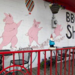 <b>Naked Pigs - </b> These pigs created quite a stir in Snohomish when this BBQ place opened up. Gnorm wanted to see what all the hulabaloo was about. (05/28/07) Naked-Pigs