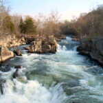 <b>Great Falls I - </b>On Tuesday morning as we left DC behind we made a stop at the Great Falls National Park in Maryland. When searching the net for info most of it concerns the Virginia side, but for our money the Maryland side is just as interesting, if not more so. (04/11/2007) Great Falls I