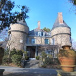 <b>Grey Towers I - </b>At the end of the driving day we were in Milford, PA and as we drove into to town looking for lodging and a meal we saw signs for the Grey Towers National Historic Site, so we followed them up a hill to a great stone house. It was the home of Gifford Pinchot who is the great grandfather of Bronson Pinchot who played Balki Bartokomous on the TV show Perfect Strangers. (04/11/2007) Grey Towers I