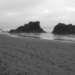 <b>Sandy Beach - </b>When the tide goes out at Ruby Beach it reveals that there is indeed sand there, but it is dark gray in color. (05/31/07) Sandy Beach