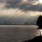 <b>Tacoma Harbor - </b>Our last day in the northwest dawned like most of the others while we were out there, with low clouds, fog and mist. Made for an interesting walk along the waterfront. (10/04/06) Tacoma Harbor