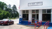 <b>Cross Hill - 29332 - </b>A very well taken care of and patriotic Post Office. My personal favorite of the dozen we visited today. (6/17/2007) Cross Hill - 29332