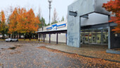 <em>Oregon City</em> - The signage tells me this was a early 2000s Post Office, but the building looks nothing like a Post Office of any era. Maybe the building was for an entirely different company that went bankrupt so Uncle Sam repurposed it. (11/17/24)